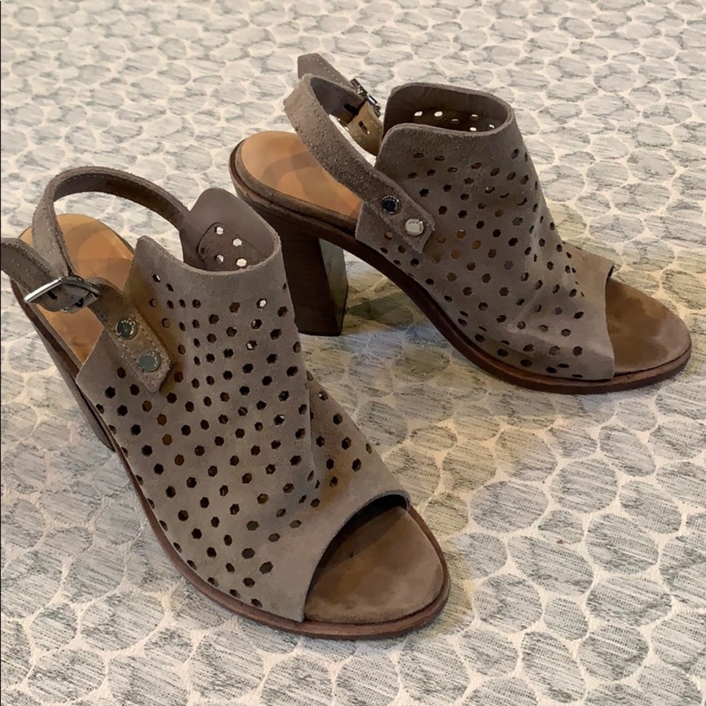 Rag and Bone taupe sandals